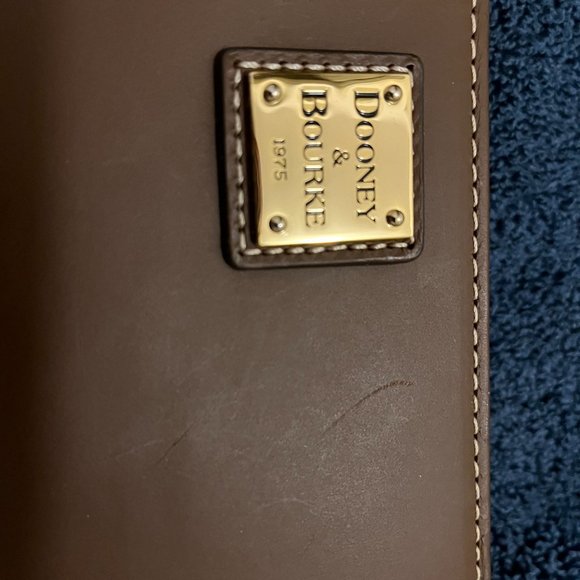 Dooney & Bourke Large Zip Around Wallet - Picture 2 of 6